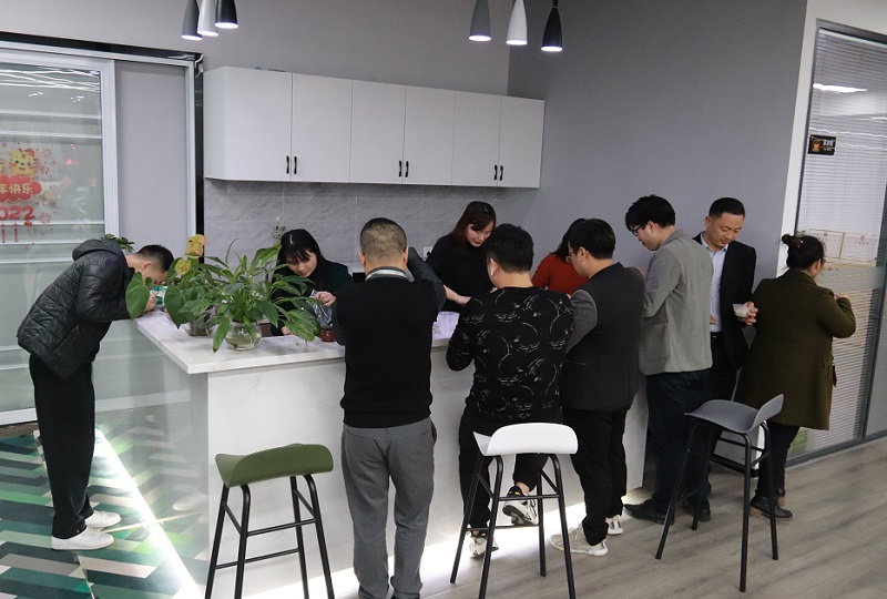 冬至湯圓餃子情，華邦瀛溫暖一家親